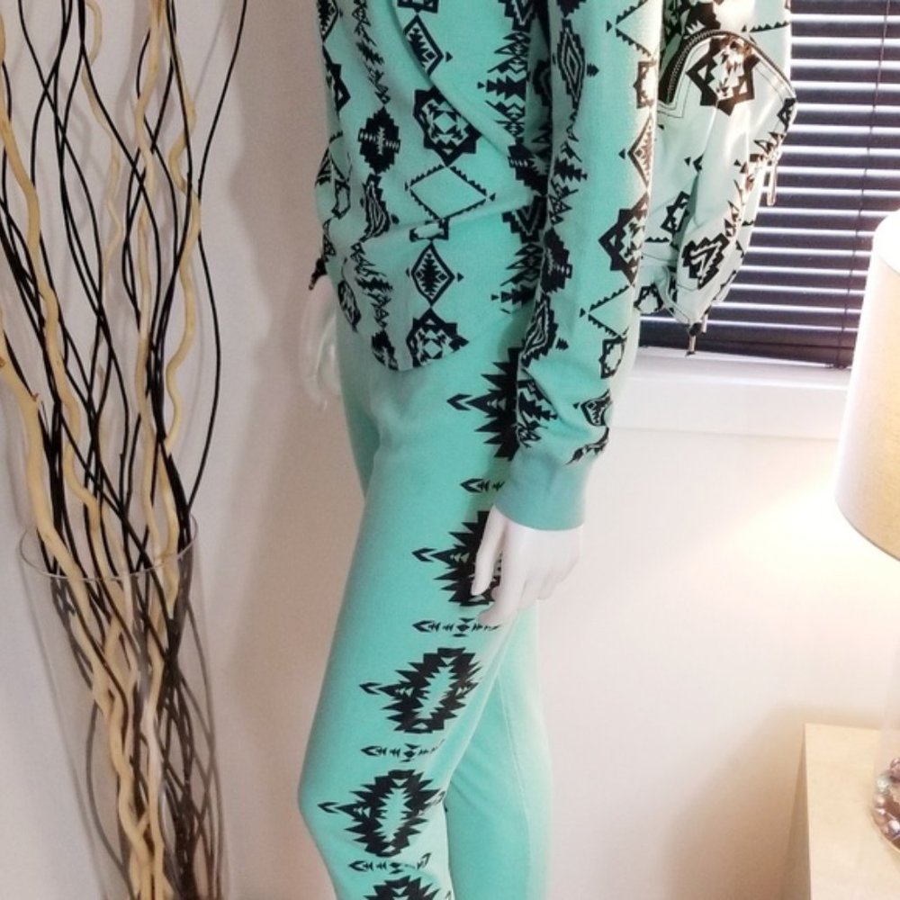 💎RARE VS PINK Pajama Outfit with Backpack - Picture 2 of 8